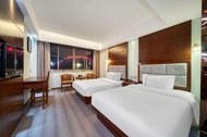 Holton Hotel (Yiwu International Trade City)