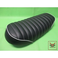 YAMAHA SR400 SR500 -- "BLACK" COMPLETE SEAT with "WHITE" STITCH and TRIM // BLACK Sewn with Curls WH