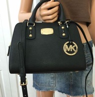 MK MICHAEL KORS 波士頓包 （小），可免運！