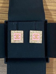 （限直匯/面交 $18800） Chanel 24S粉色方型耳環