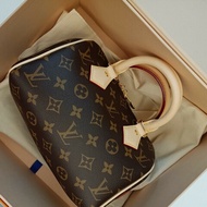 (9.8成新)  LV speedy 20 monogram，米色寬背帶，大全配