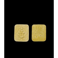 泰国佛牌，牌贴：B8186牌名： 崇迪坐鸡神兽佛牌师傅 : LP Sin龙坡醒(LP Sin)是龙坡沙空的师兄(LP Sackorn)也是龙普添(歪头Tim)的徒弟之一。庙名 : WAT Lahany