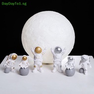 DAYDAYTO Nordic Astronaut Figurines Resin Sculpture Modern Home Decor Table Ornaments SG