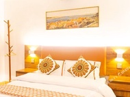 Youran Crazy Apartment (Tangjiawan Light Rail Station)