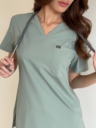 REKA SCRUBS - เสื้อคอวี สี Posh Green  - BEATRIX (ชุดสครับแพทย์ พยาบาล พร้อมปักชื่อ)