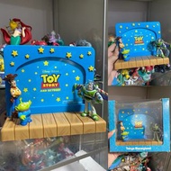 日本稀有絕版迪士尼三眼仔巴斯光年胡迪Bandi 扭蛋相框相架擺設。Pixar 三眼仔火腿豬ham Toy Story 3彈簧狗泡泡龍。草莓熊Chip n Dale 土豆薯蛋頭先生扭蛋反斗奇兵 toy 