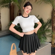 ชุดว่ายน้ำ เสื้อแขนสั้นคอกลม ทรงรูปทรงสี่เหลี่ยมและผ้ารัด กับกระโปรงทรงพลีท สีพื้น