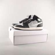 Nike Air Jordan 1 Mid 黑灰配色