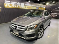 正2014年出廠 X156型 M-Benz GLA-Class GLA250 4MATIC 2.0 汽油 銀河灰 渦輪增壓/直列四缸/四輪驅動、進口優質掀背跨界休旅、AMG19吋五芒星鋁圈/全景天窗/雙前電動記憶座椅/HK環繞音響/電尾門，高質感登場