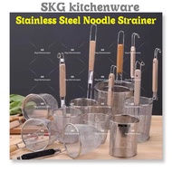 Stainless Steel Pasta Noodle Strainer Mesh Noodle Strainer Blanching Basket with Wooden Handle Japan
