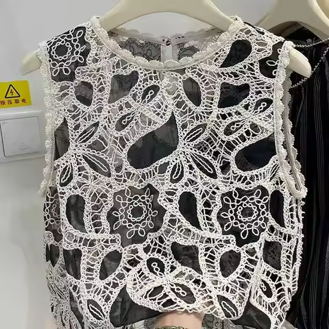 Summer Knitted Top Women Hollow Out Tops Round Neck Vest Female Sleeveless Sweater Chic Cut Out Stre