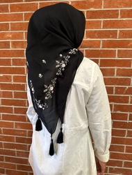 hijab segiempat bordir sulam motif bunga sakura //jilbab segiempat bella square premium