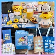 台灣代購🍄Sanrio Moleskine 布甸狗 PC狗 玉桂狗 台灣7-11 代購 公仔 擺設 存錢筒 錢罌 證件套 八達通套 匙扣 吊飾 萬年曆 床包組 床單 陶瓷杯 馬克杯 帆布袋 背囊 後背