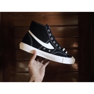 Compass gazelle