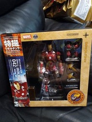 SCI-FI Revoltech 山口式 Iron Man mark 7