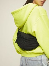 🔥清庫存｜超低價走貨 | 穿搭萬用爆款Alexander Wang 壓紋logo尼龍休閒腰包/胸包 | Alexander Wang embossed logo nylon fanny pack|