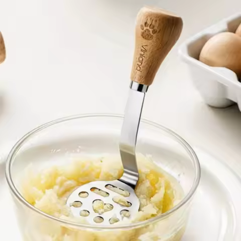 Stainless Steel Wooden Handle Bear Masher Potato Masher Kitchen Tool Sweet Potato Fruit Masher Crush
