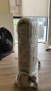 Delonghi 暖風機  Vento 充油式暖爐 V550920 (2000W)