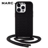 MARC JACOBS THE MONOGRAM IPHONE 14 PRO CROSSBODY CASE PF23 2P3STC001S08001 เคสมือถือ