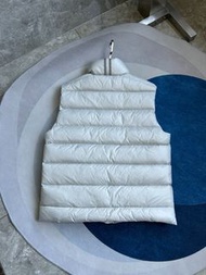 Canada Goose 加拿大鵝 Canada Goose Crofton 系列黑標防水防風超輕輕量泡芙排骨羽絨馬甲男女同款銀色