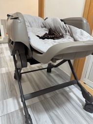Combi 安撫餐搖椅 手動