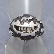 vampire smile ring (s_m-R.28) ( 万圣节前夕 吸血鬼 蝙蝠 微笑 銀 戒指 指环 )
