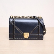 DIOR(迪奧) Diorama 盾牌包 中號 25 黑色  金扣 2017 鉚釘飾面