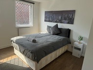 Pangsapuri mΒ² dengan 1 bilik tidur dan 1 bilik mandi peribadi di Canary Wharf (E14 elegance)