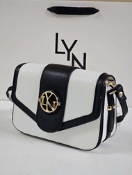 กระเป๋าสะพายข้าง  LYN crossbody รุ่นใหม่ สายปรับได้