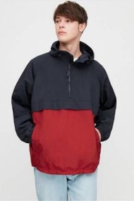 Uniqlo 連帽衝鋒衣