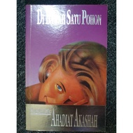 di bawah satu pohon disusun oleh ahadiat akashah