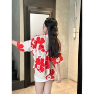 0069 Short-Sleeved Shirt With Leaf Pattern Very Beautiful Shape The Details Have A Slit At The Back 