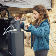 Dometic GO Hydration Water Jug 11L สี Slate แกลลอนน้ำพกพาสำหรับแคมป์ปิ้ง ขนาด 11 ลิตร