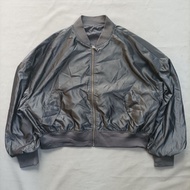 jaket GU Japan cropped oversized bomber light jacket women