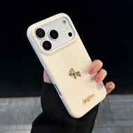 大孔仿皮紋小金馬適用於蘋果11promax手機保護套新年款15手機保護殼潮流16pro手機保護套-白色 iphone 17 Pro Max