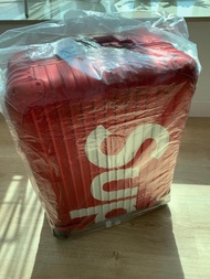 Supreme x Rimowa Topas Luggage 45L