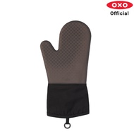 OXO ถุงมือซิลิโคนกันร้อน สีดำ l OXO GG Silicone Oven Mitt - Black ถุงมือซิลิโคนมีขนาด 13 นิ้ว ป้องกันการลื่น มีคุณสมบัติทนไฟและคราบไอน้ำได้