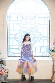 馬克的天馬行空 滿滿天馬外罩泡泡布與蕾絲弔帶洋裝