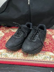 GU黑色運動鞋 24～25cm 上班鞋 全黑布鞋 餐飲 廚師鞋 慢跑鞋