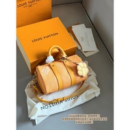 Louis Vuitton LV    ,keepall枕头包