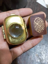 Kitab stambul wadah kuningan kaca pembesar model liontin