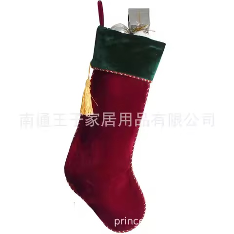 Classic red and gClassic red and greenreen velvet Christmas socks with tassel decorations, gift bags