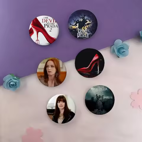 TV The Devil W-Wears Prada Exquisite Tinplate Brooches Sleek Badge Lapel Pins For Bag Accessories Pr