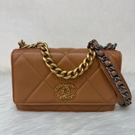 CHANEL AP0957 19 WOC 奶茶色 泰式奶茶 羊皮 金釦 斜背包 鏈子皮夾 發財包 肩背包