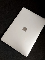 Apple Macbook pro 13-inch 2017 Intel Core i5 4 thunderbolt touch bar 8GB Ram+256GB ssd
