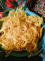1 kg kerupuk mie bawang kuning/kerupuk mie keriting/kerupuk mie kuning