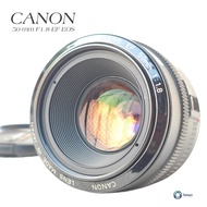 เลนส์ออโต้ ยี่ห้อ Canon EF 50mm f/1.8  Standard Portrait EF  Mount EF EOS (canon) พร้อมฝาหน้า-ท้ายขนาด 52 มม.Excellent#1111155