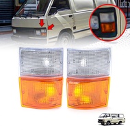 เสื้อไฟหรี่มุม เสื้อไฟเลี้ยวมุม เสื้อไฟมุม รุ่น โตโยต้า ไฮเอช TOYOTA HIACE LH112 ปี 1983 - 1984 สีส้