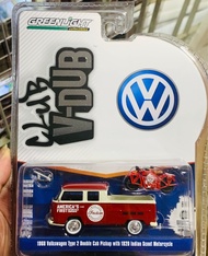 Hobby Store xe mô hình GreenLight 1968 Volkswagen Type 2 Double Cab Pickup with 1920 Indian Scout Mo