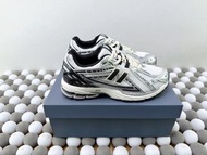 New Balance 1906R